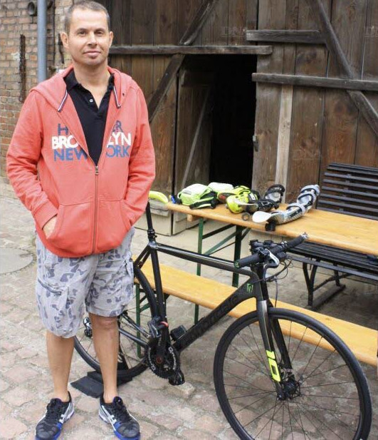 cedric-belenfant-a-cote-du-velo-qui-lui-a-permis-de-surmonter-son-handicap-photo-dna-1536339007